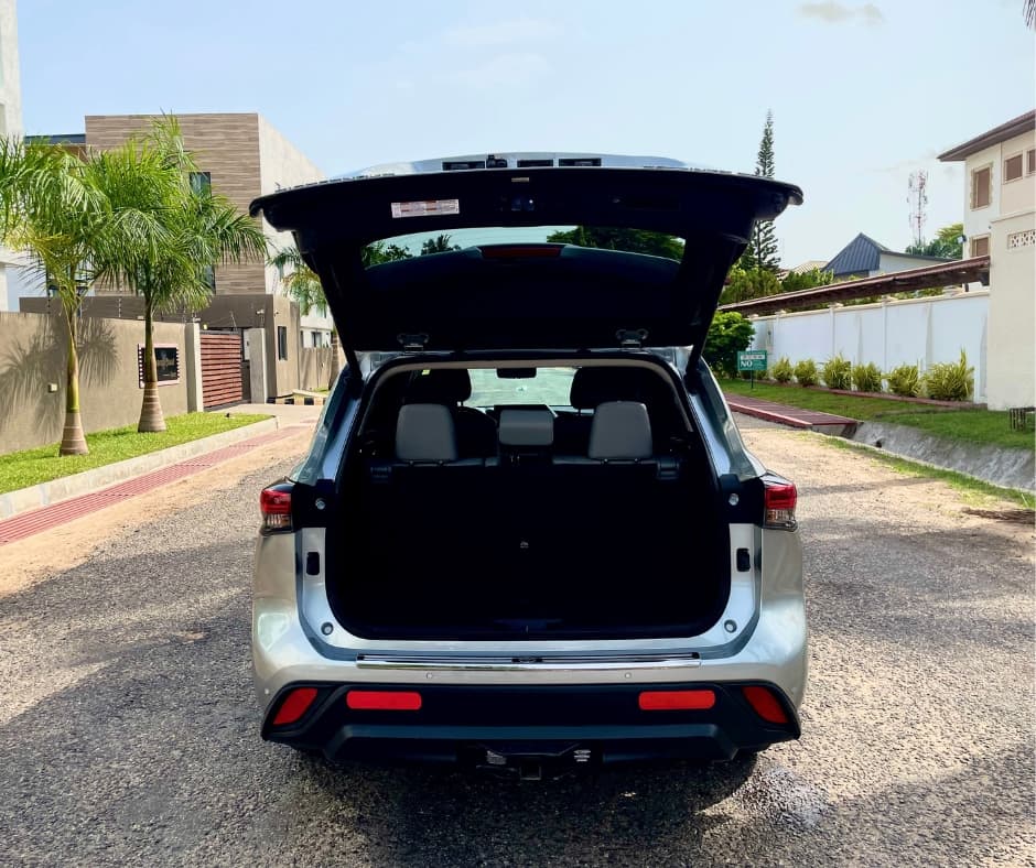 Toyota Highlander — photo 11