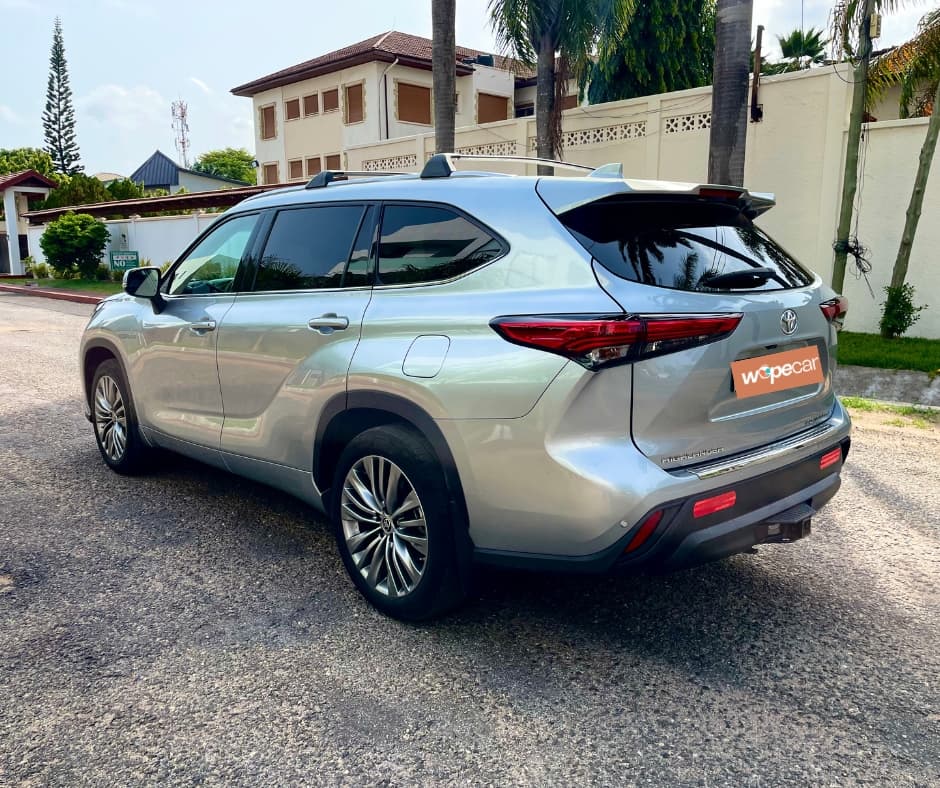 Toyota Highlander — photo 4