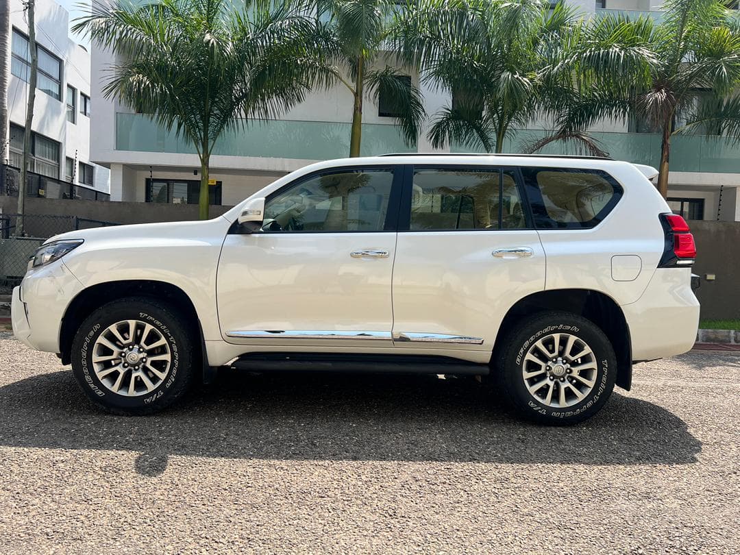 Toyota Land Cruiser Prado — photo 4