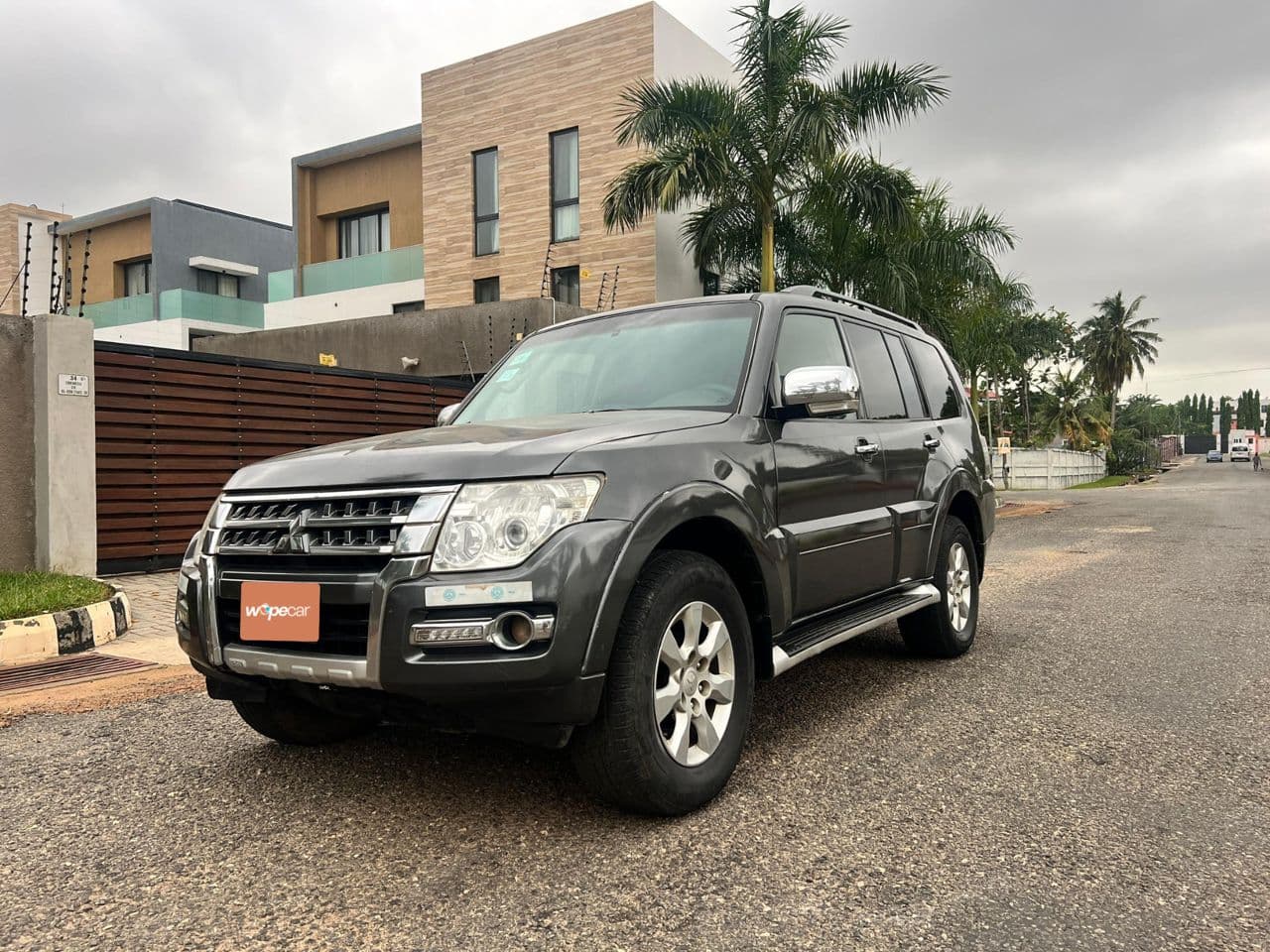 Mitsubishi Pajero — photo 3