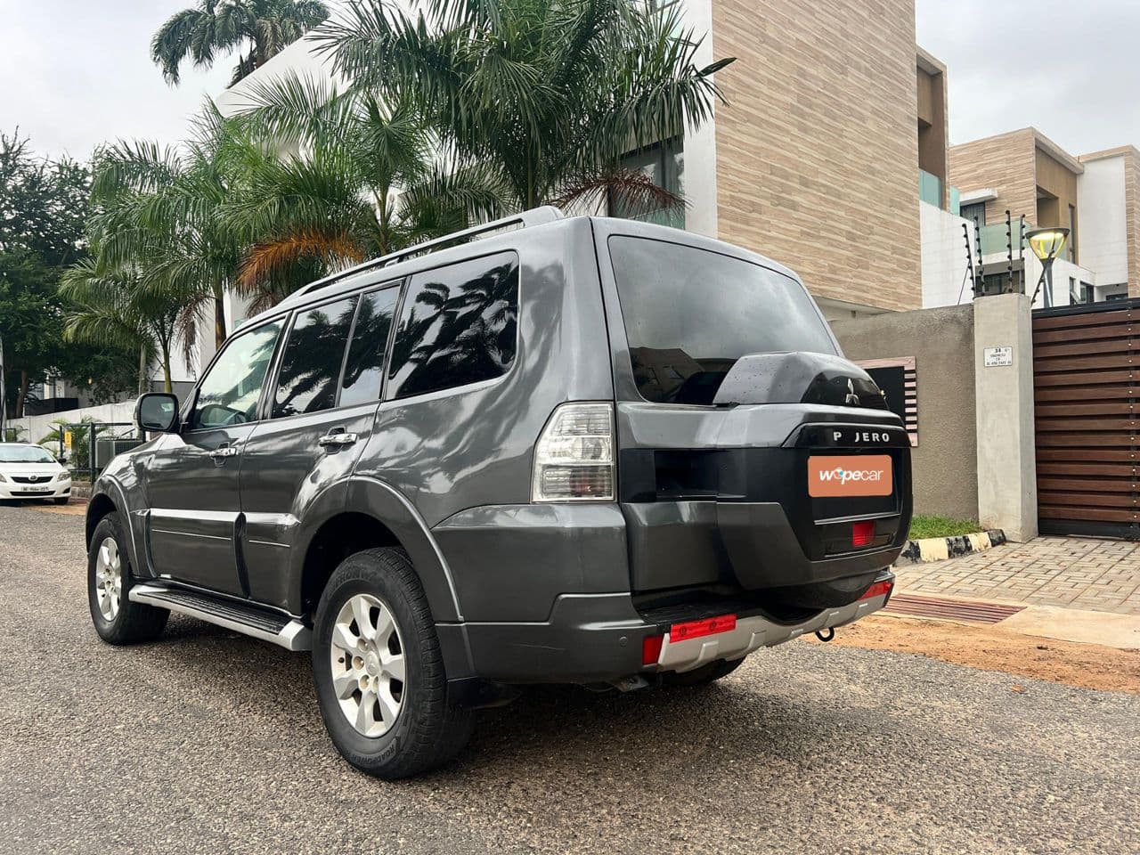 Mitsubishi Pajero — photo 5