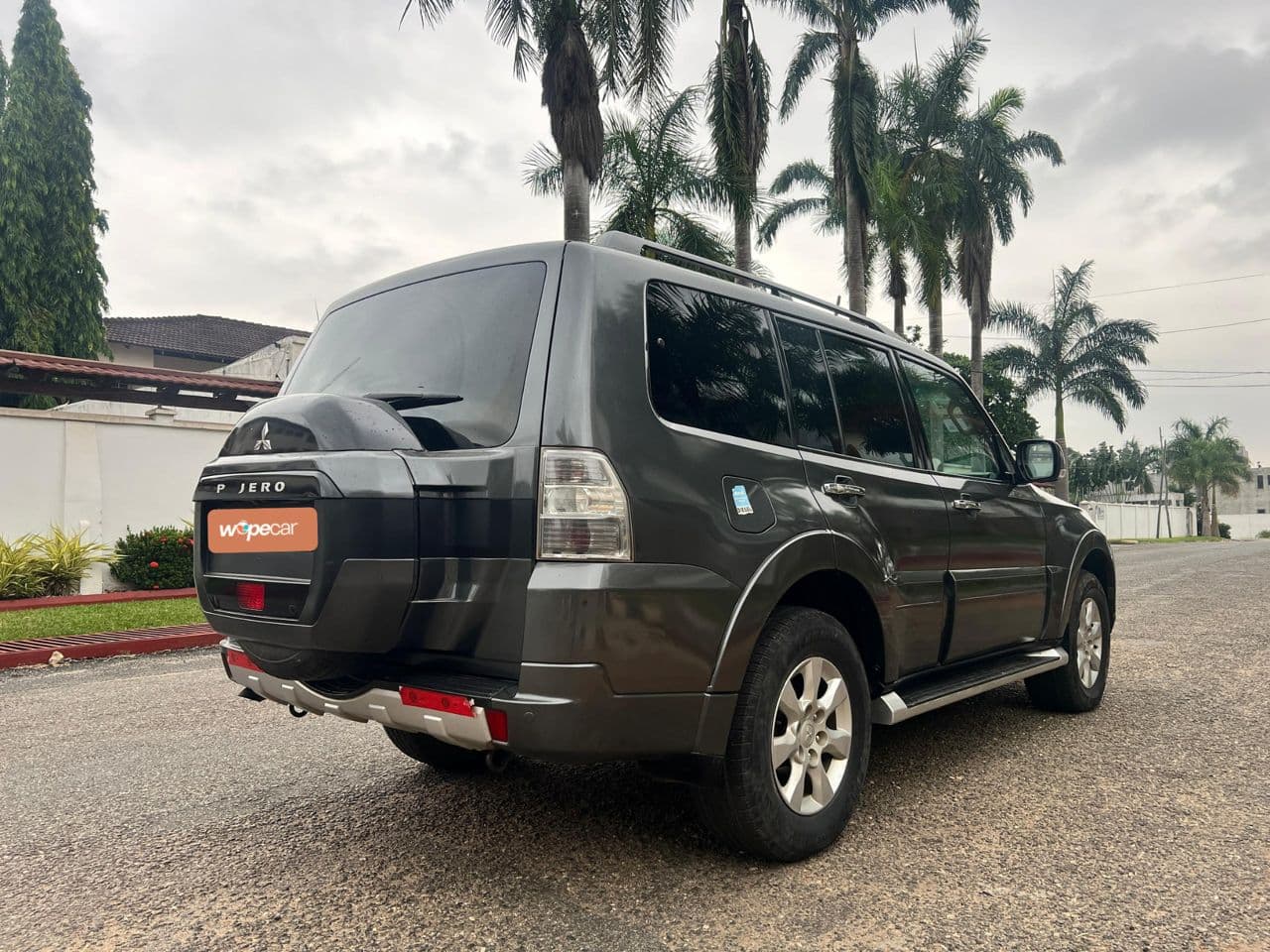 Mitsubishi Pajero — photo 7