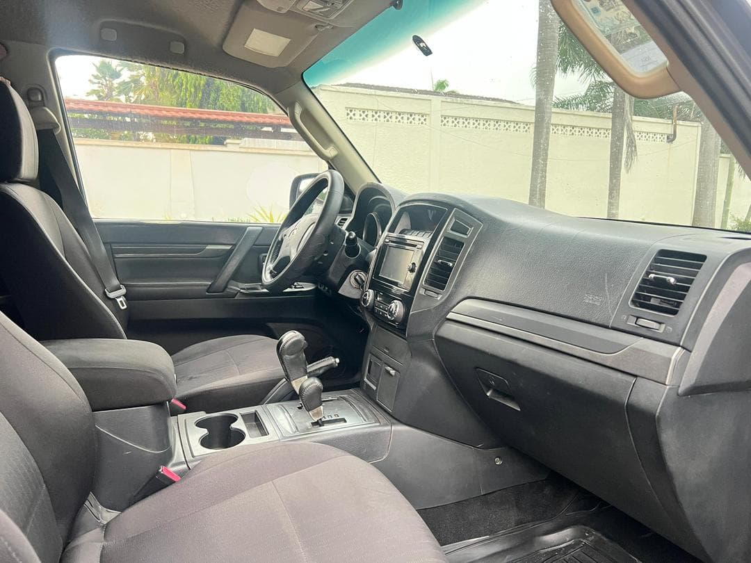 Mitsubishi Pajero — photo 9