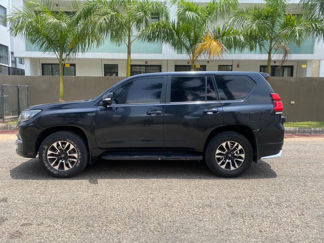 Toyota Land Cruiser Prado — photo 4