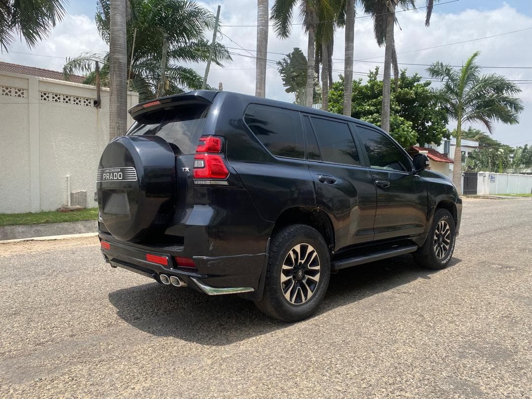 Toyota Land Cruiser Prado — photo 7
