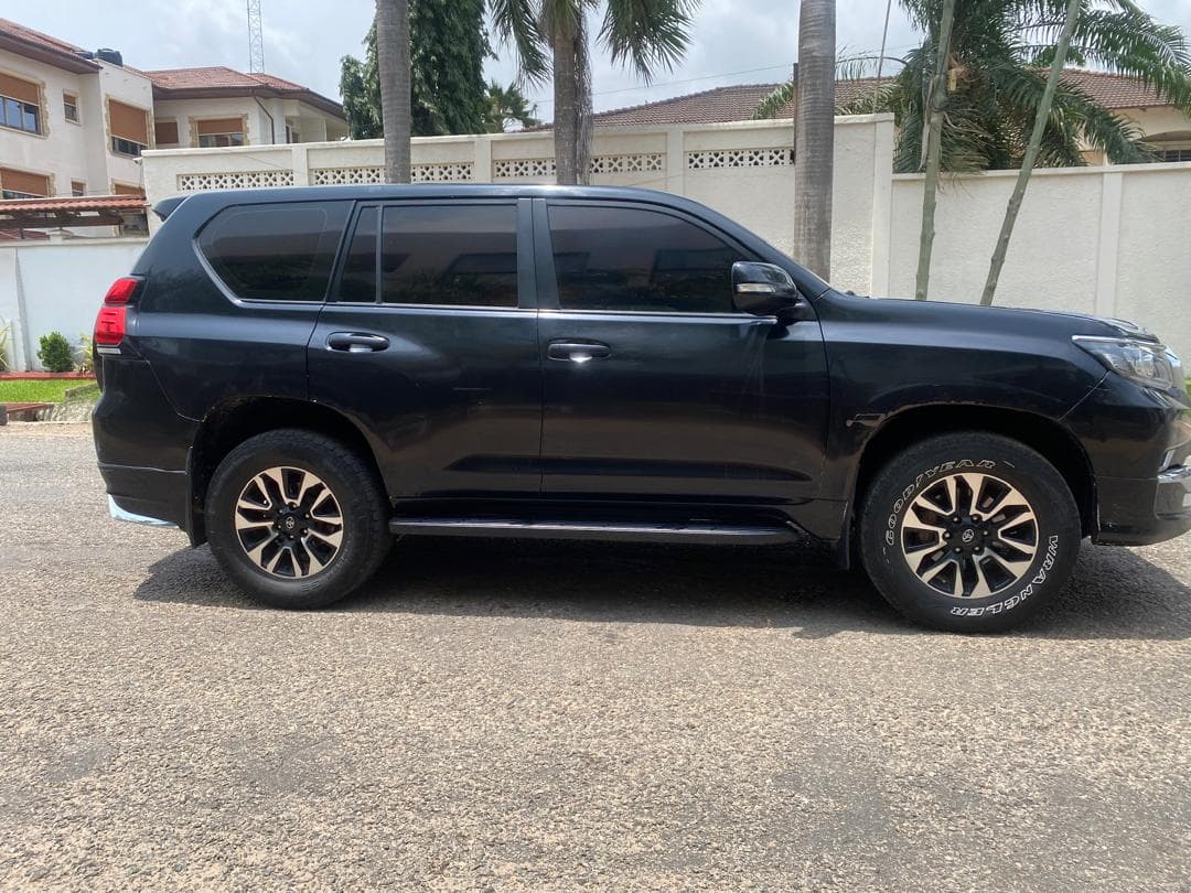 Toyota Land Cruiser Prado — photo 8