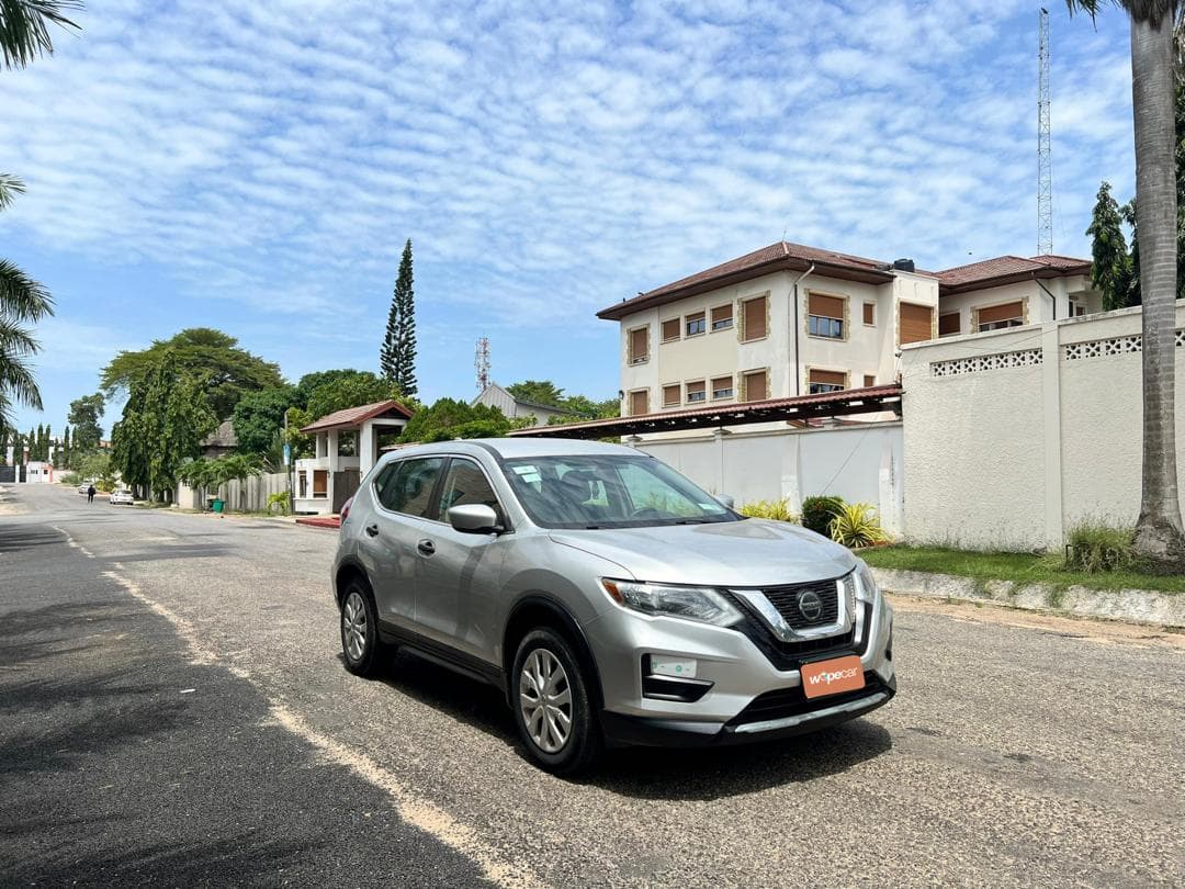 Nissan Rogue — photo 1