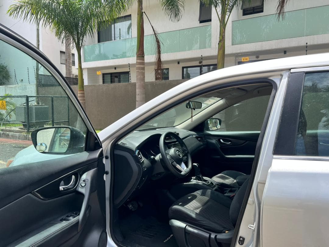 Nissan Rogue — photo 12