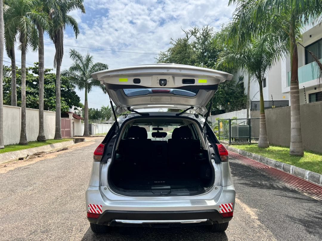 Nissan Rogue — photo 13