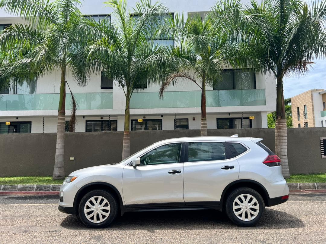 Nissan Rogue — photo 4