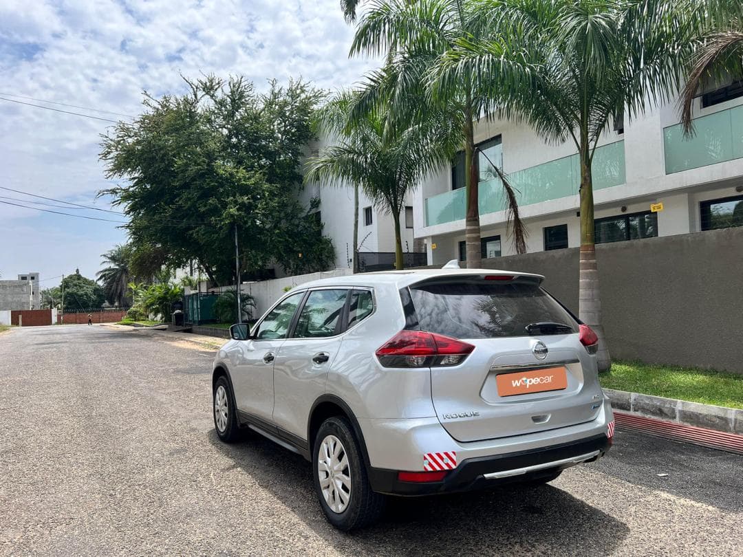 Nissan Rogue — photo 5
