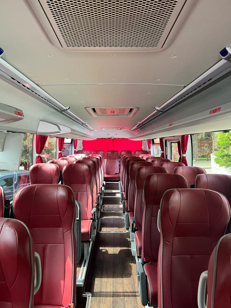 Yutong 50-Seater Bus — photo 4