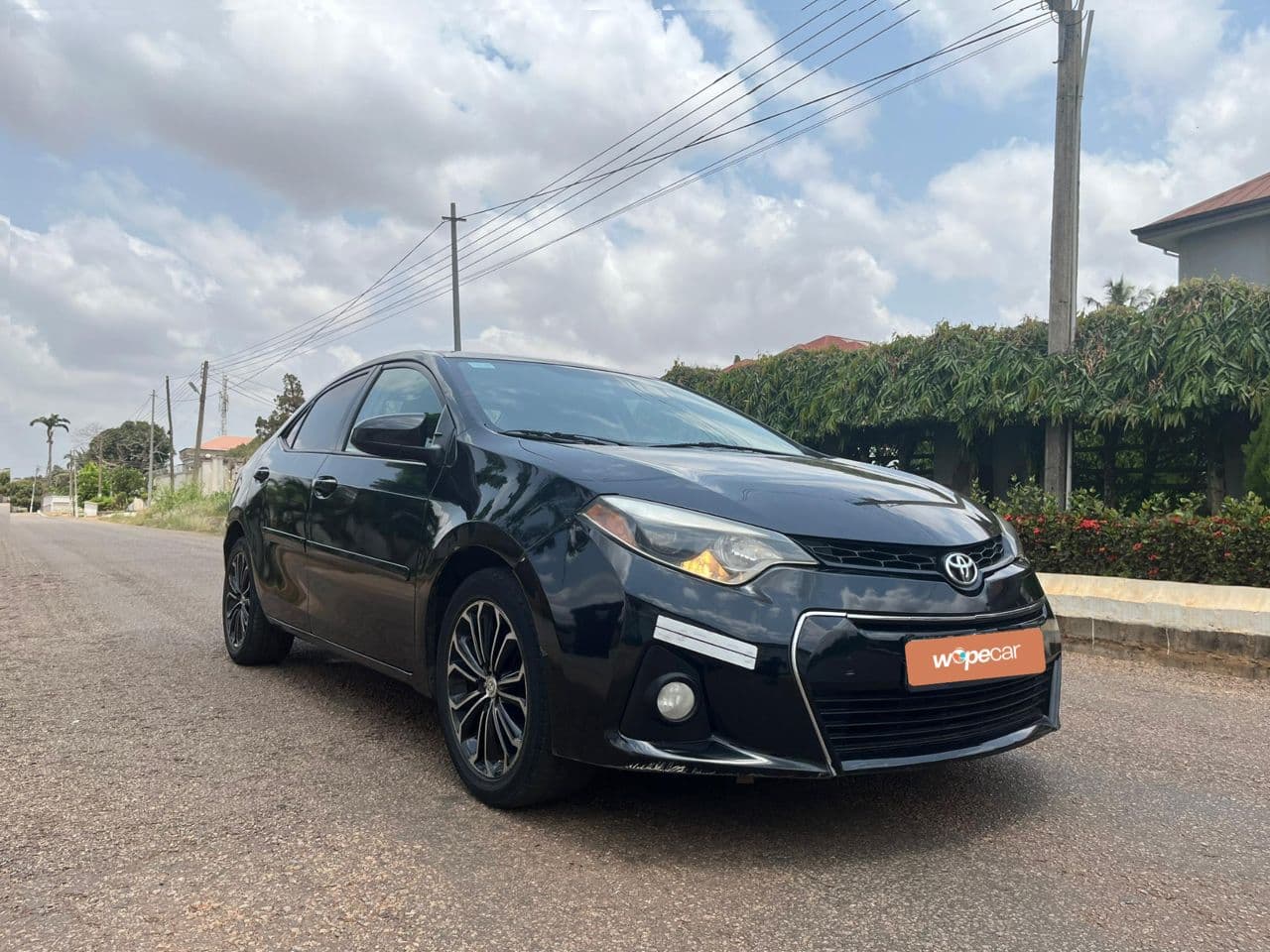 Toyota Corolla — photo 1