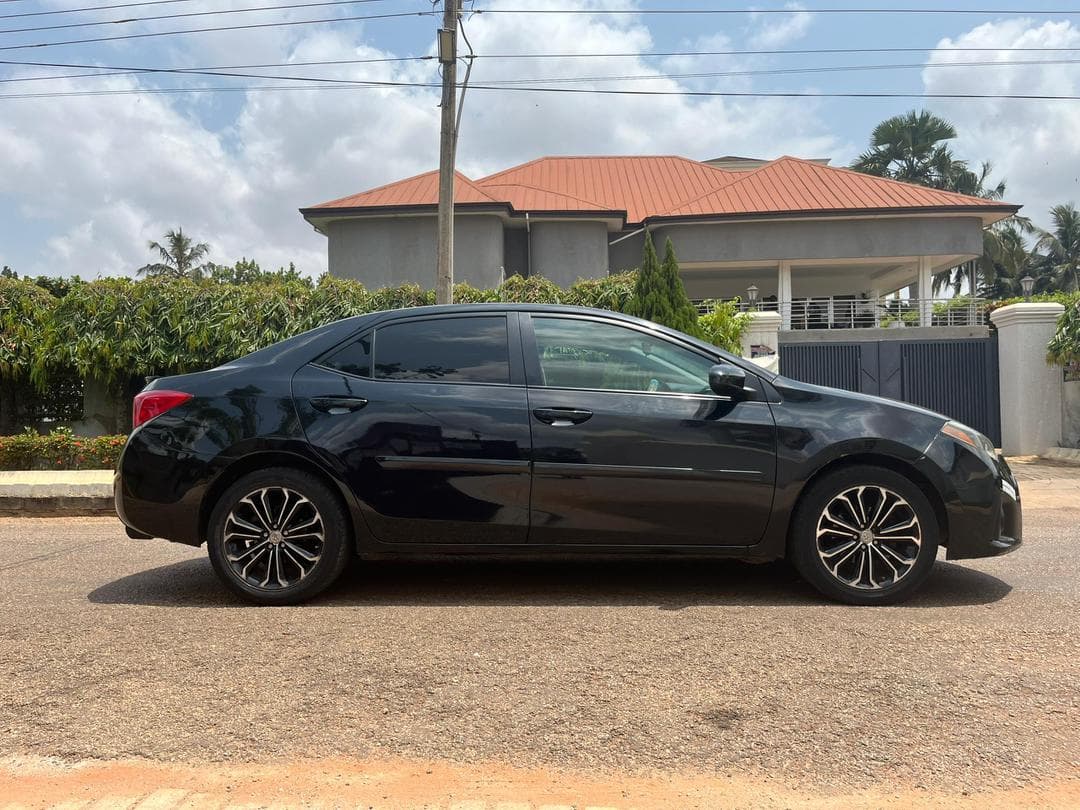 Toyota Corolla — photo 8