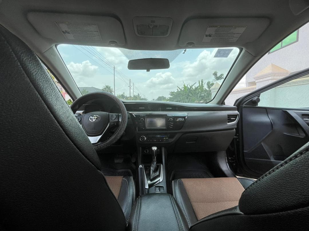Toyota Corolla — photo 9