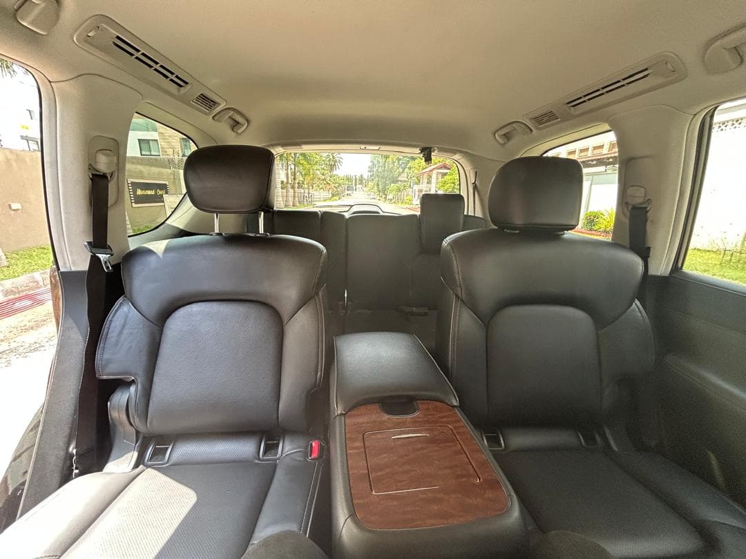 Infiniti QX80 — photo 12