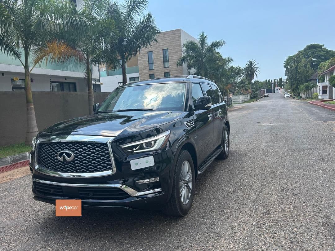 Infiniti QX80 — photo 3