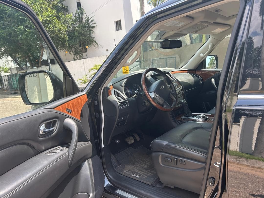 Infiniti QX80 — photo 9