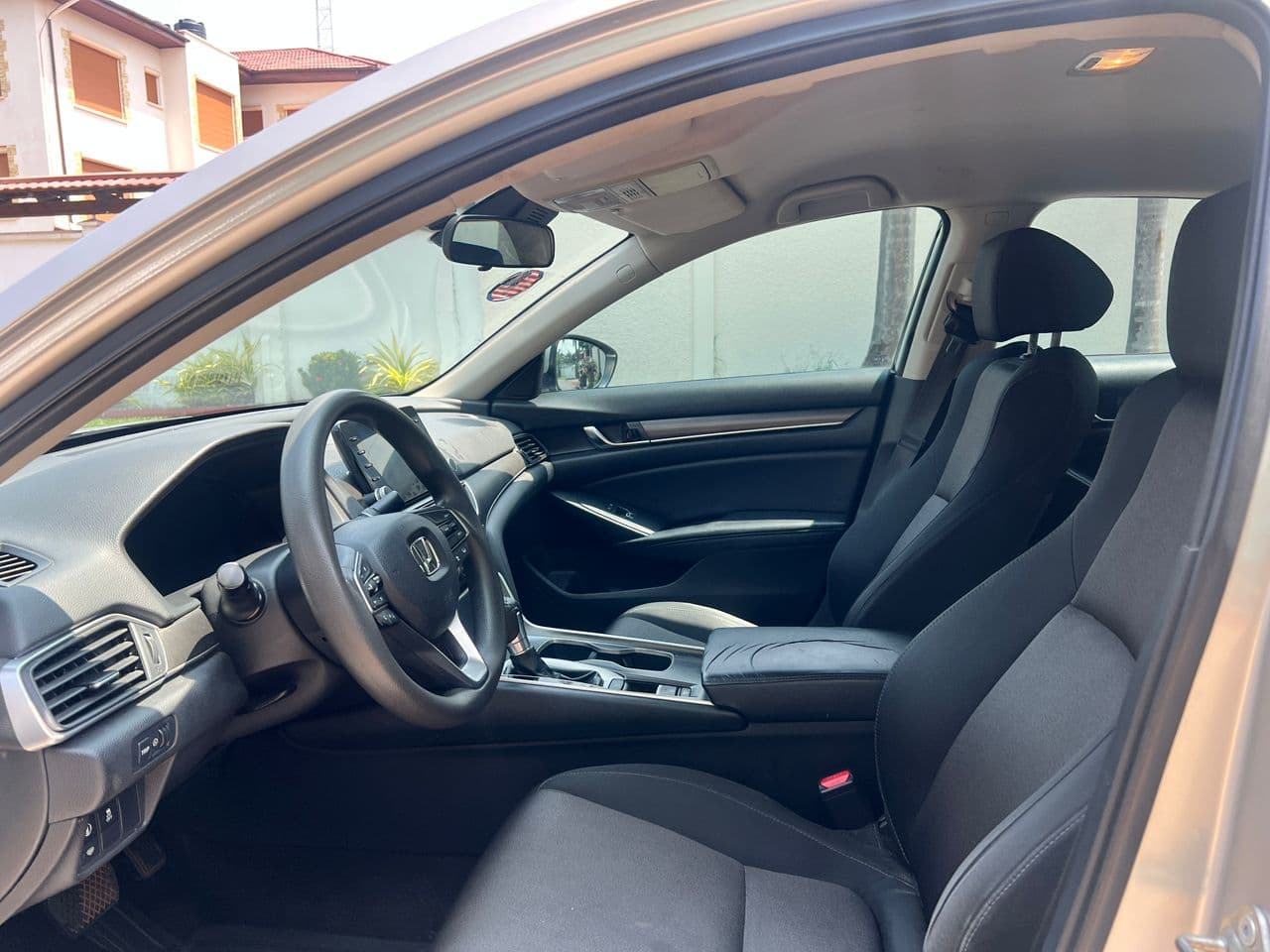 Honda Accord — photo 9