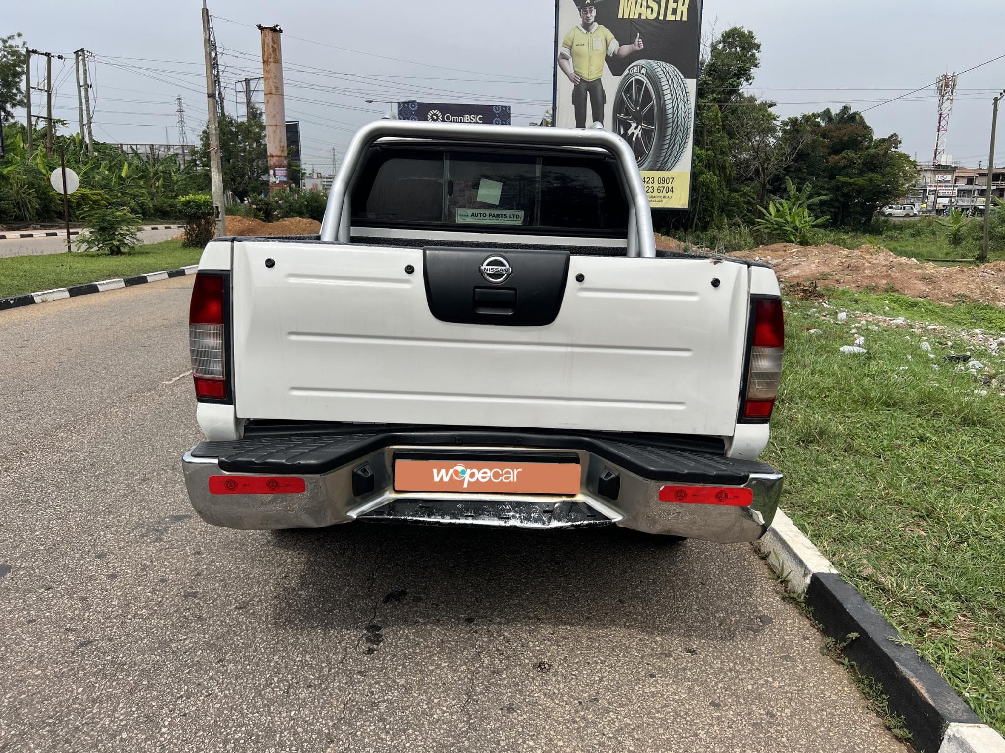 Nissan NP300 Hardbody — photo 6
