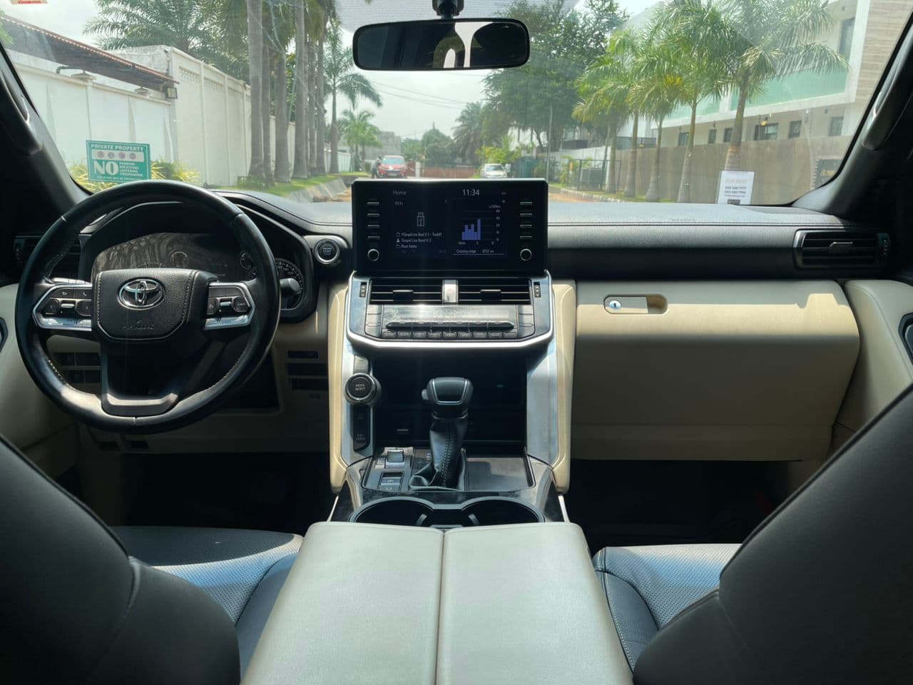 Toyota Land Cruiser V8 — photo 10