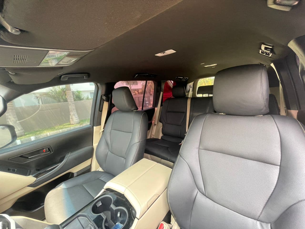 Toyota Land Cruiser V8 — photo 11