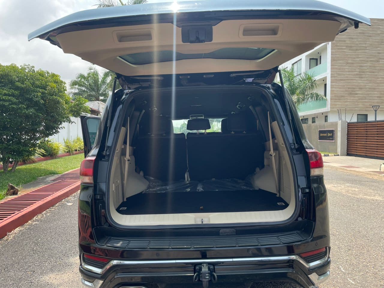 Toyota Land Cruiser V8 — photo 14