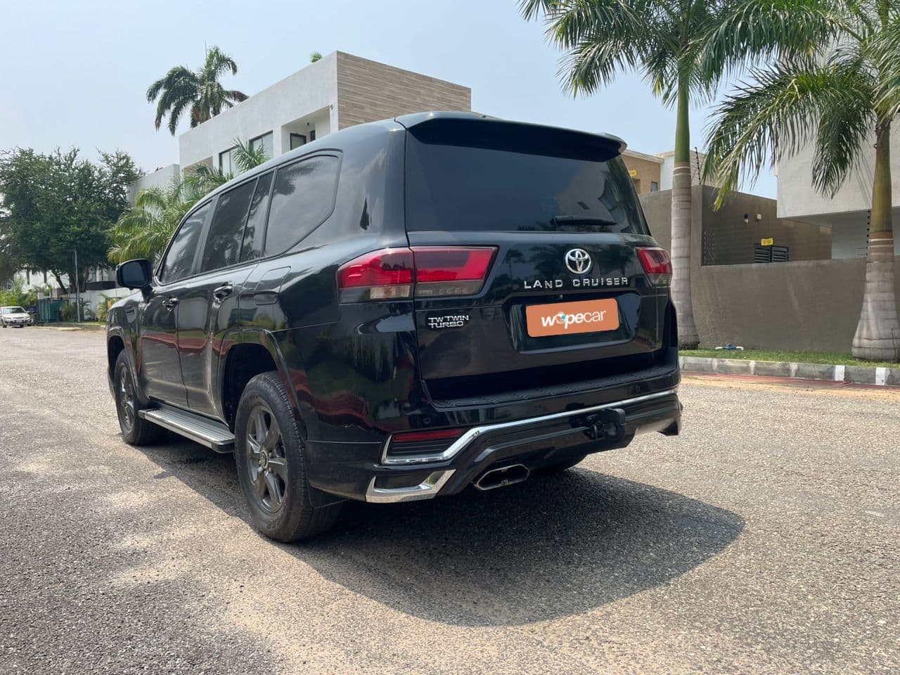 Toyota Land Cruiser V8 — photo 5