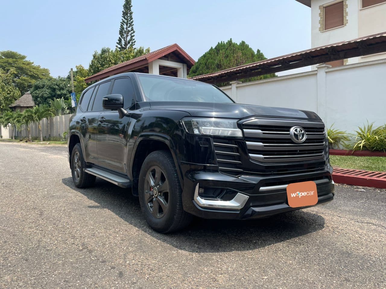 Toyota Land Cruiser V8 — photo 7