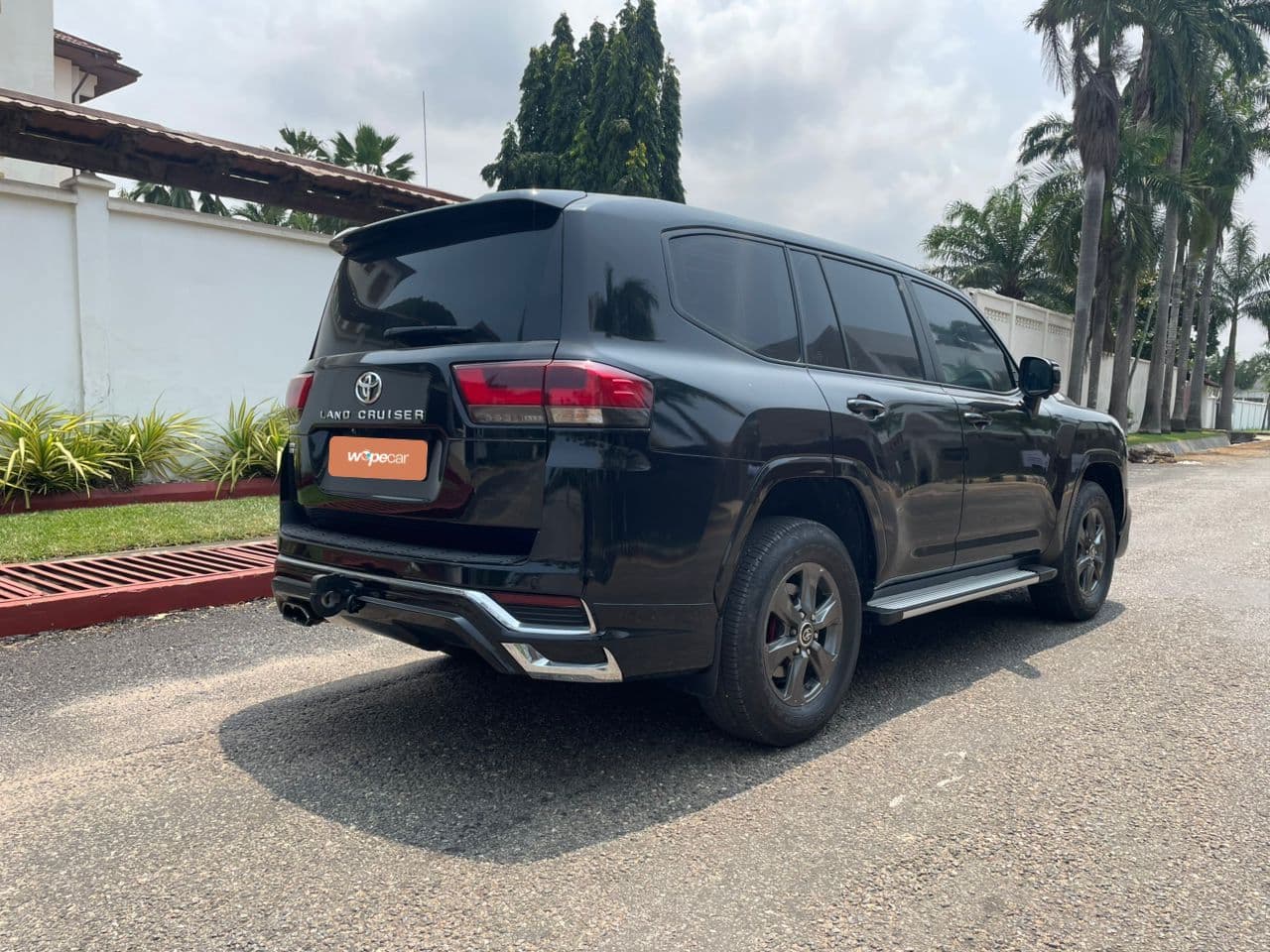 Toyota Land Cruiser V8 — photo 9
