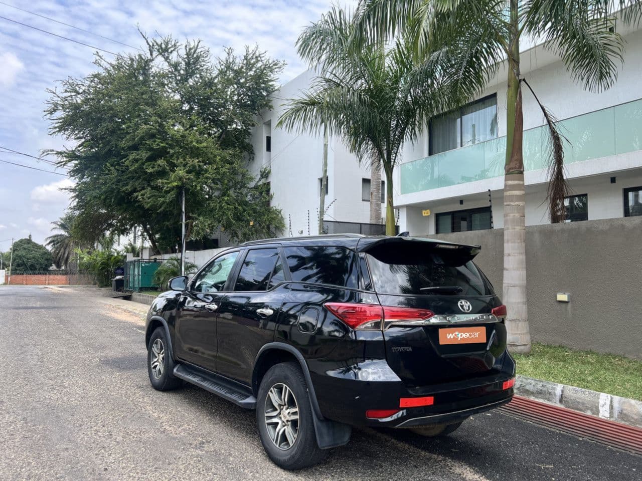 Toyota Fortuner — photo 5