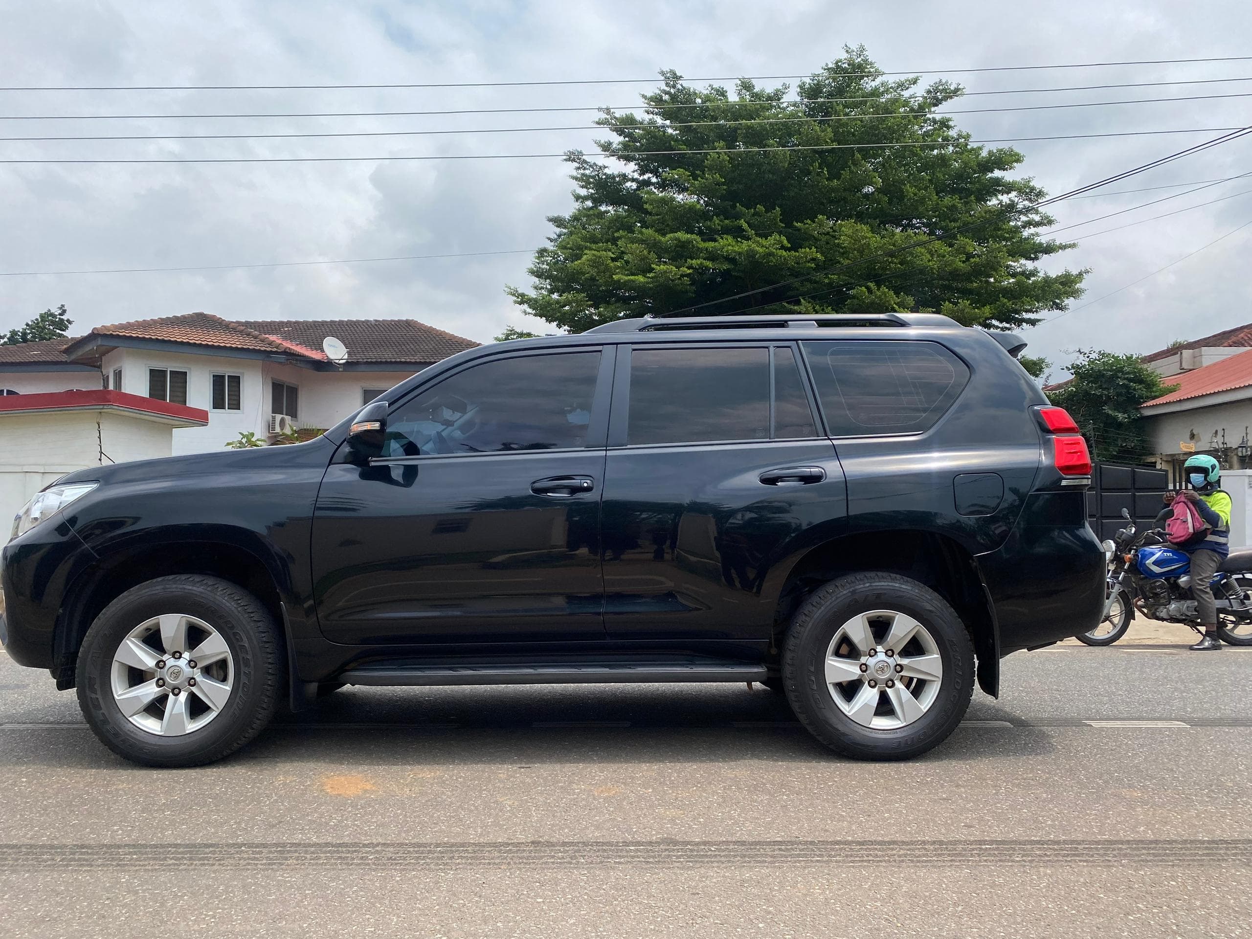 Toyota Land Cruiser Prado — photo 8
