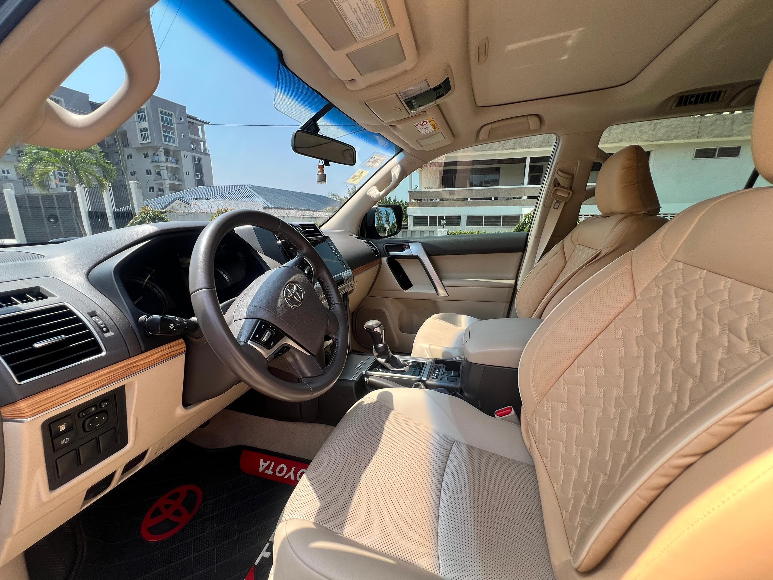 Toyota Land Cruiser Prado — photo 10