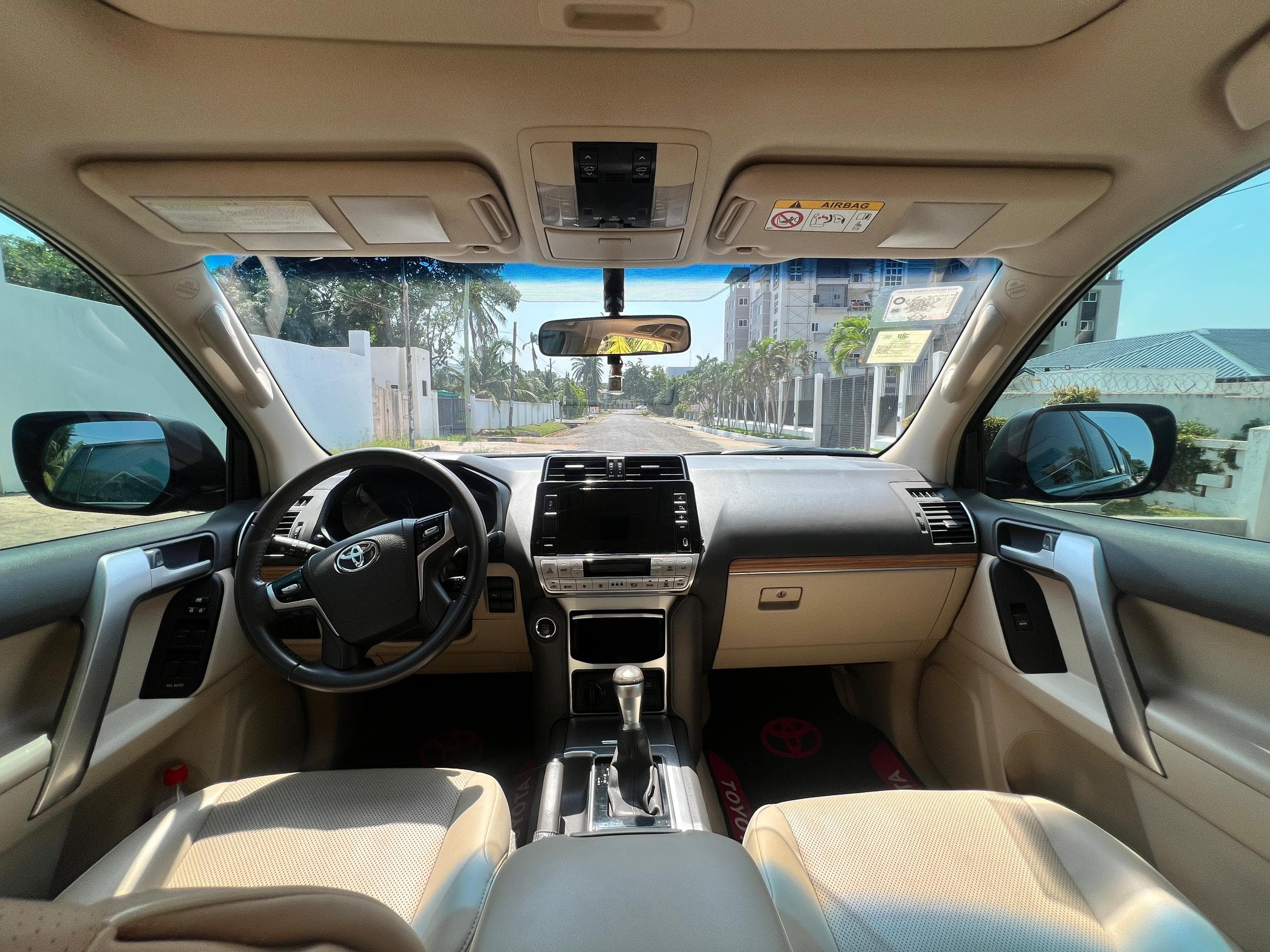 Toyota Land Cruiser Prado — photo 11