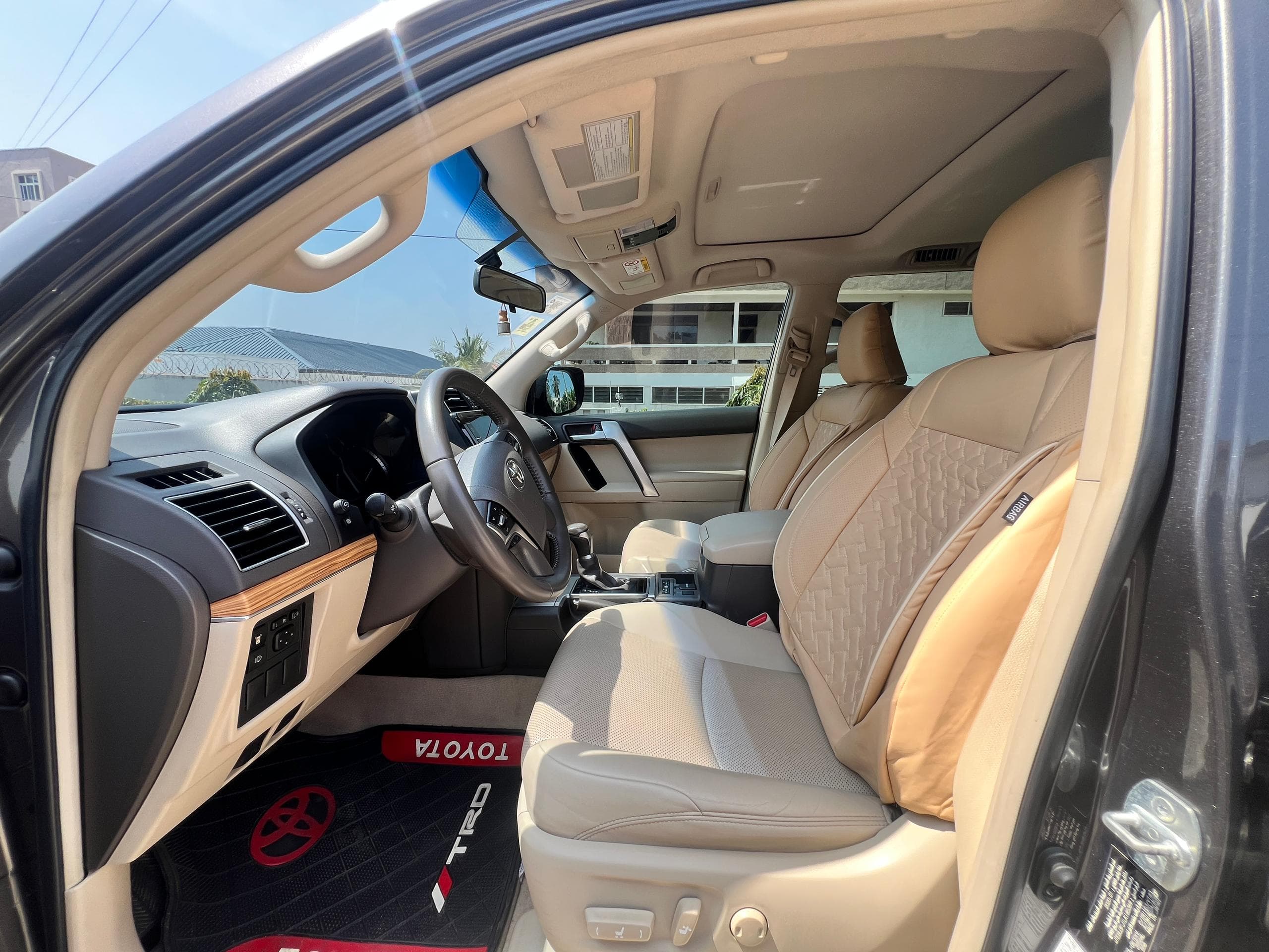 Toyota Land Cruiser Prado — photo 12