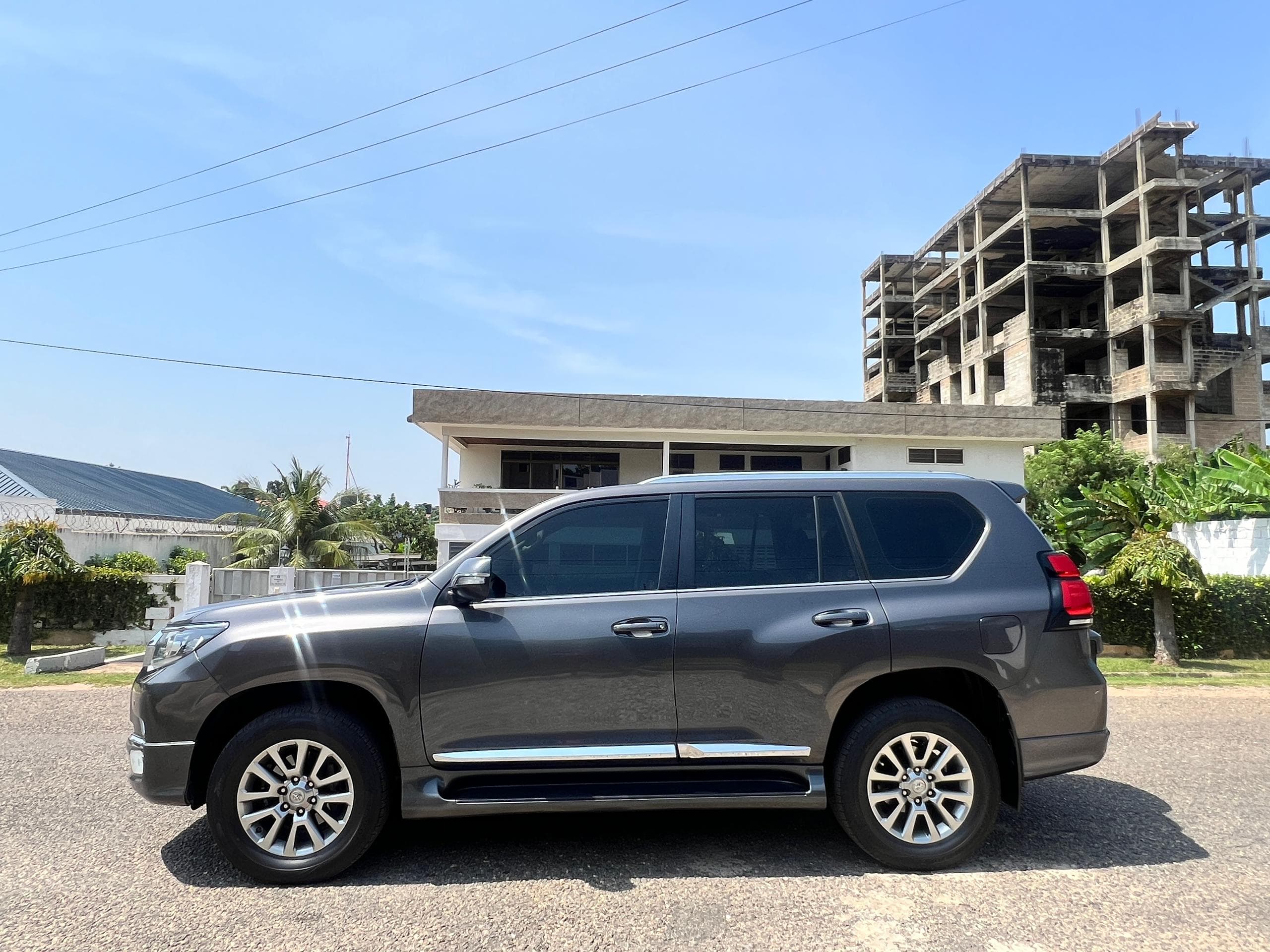 Toyota Land Cruiser Prado — photo 4