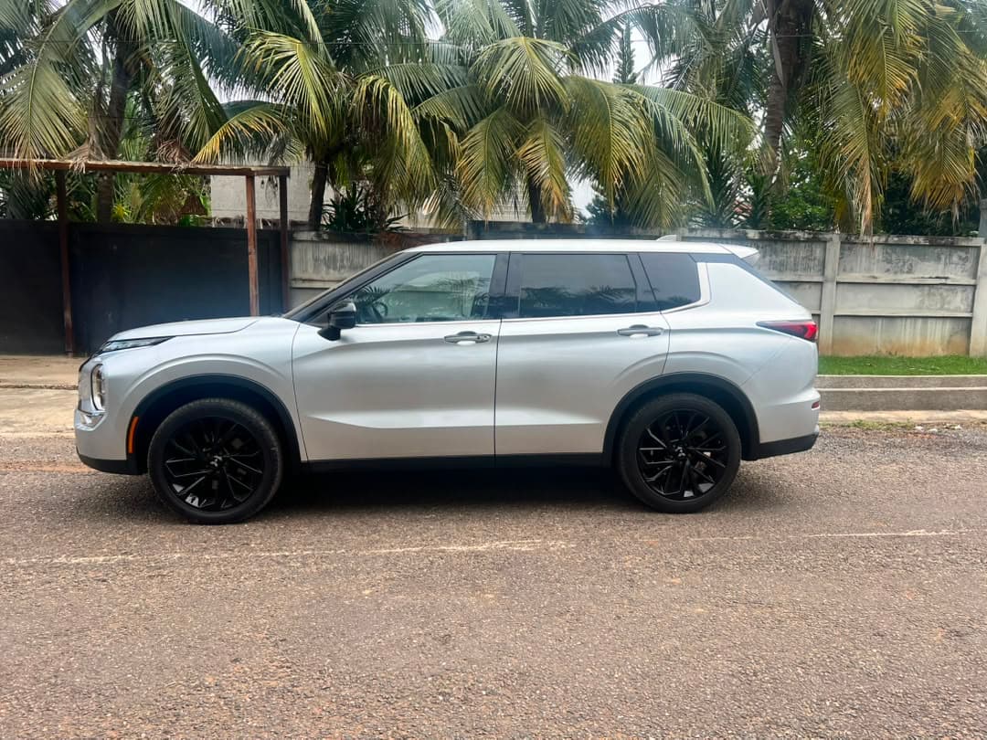 Mitsubishi Outlander — photo 3