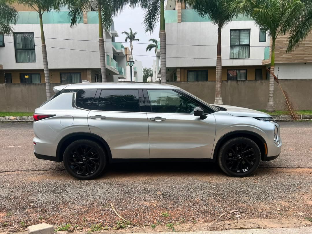 Mitsubishi Outlander — photo 7