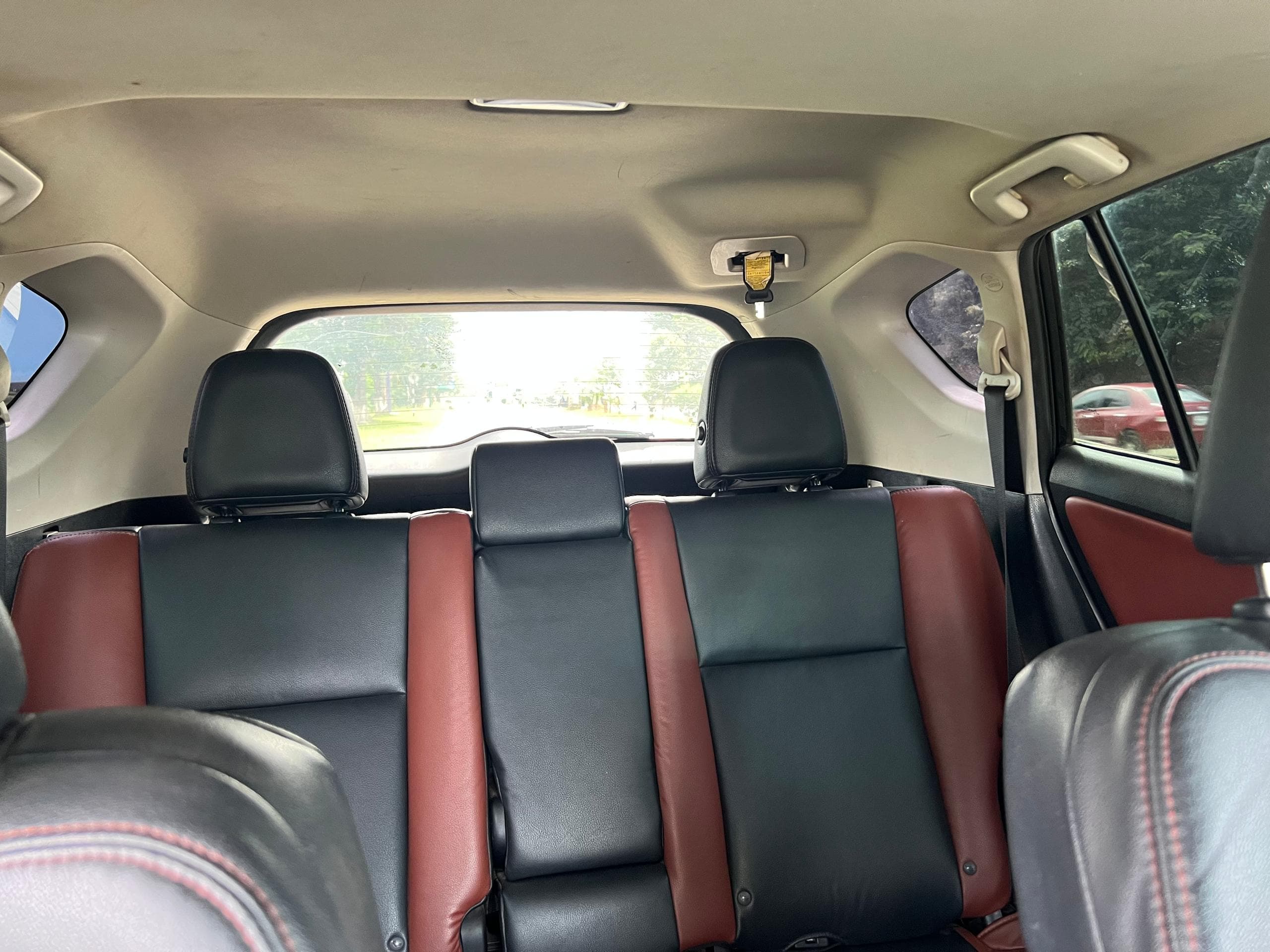 Toyota RAV4 — photo 11