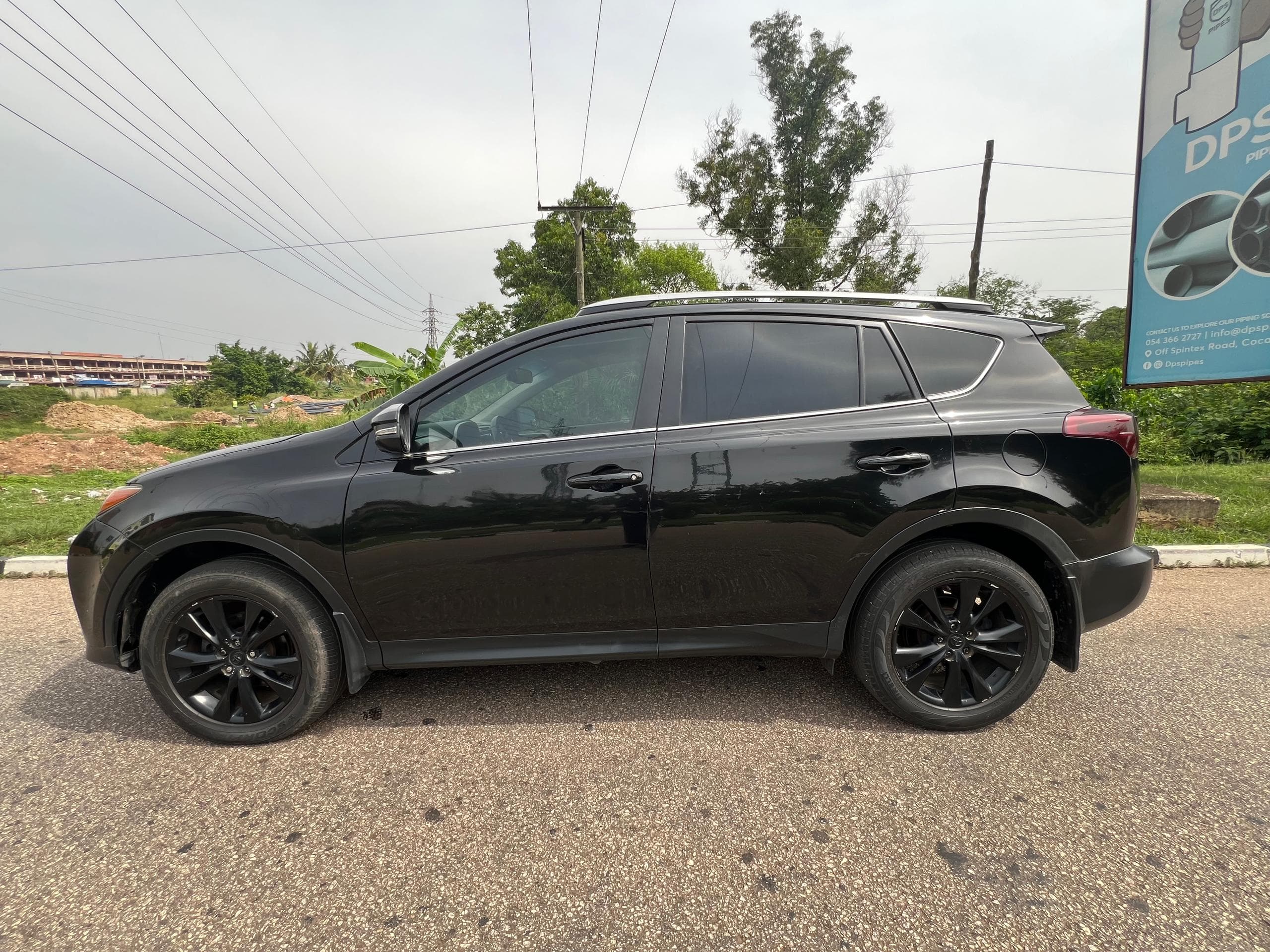 Toyota RAV4 — photo 4