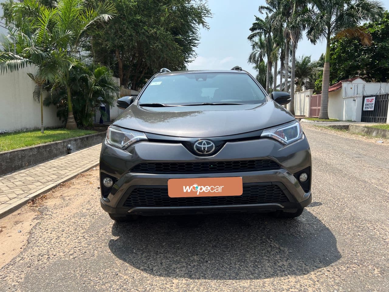 Toyota RAV4 — photo 2
