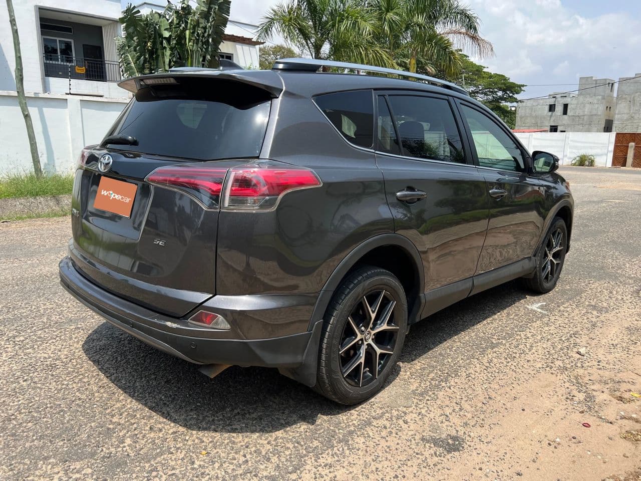Toyota RAV4 — photo 7