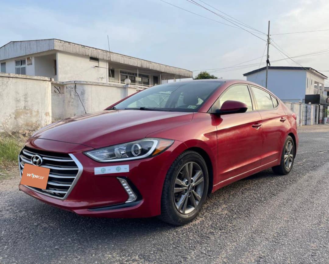 Hyundai Elantra — photo 3