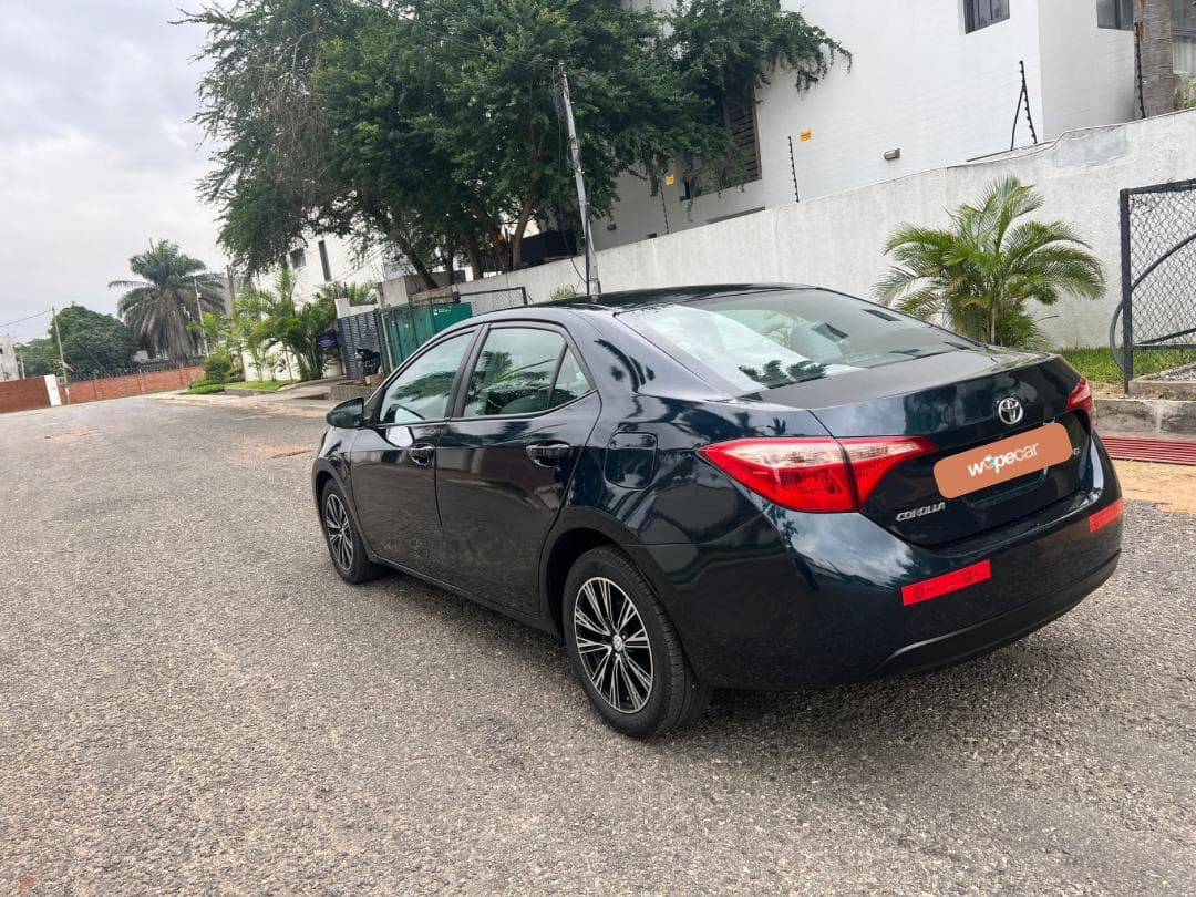 Toyota Corolla — photo 4