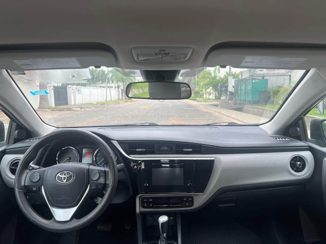 Toyota Corolla — photo 9