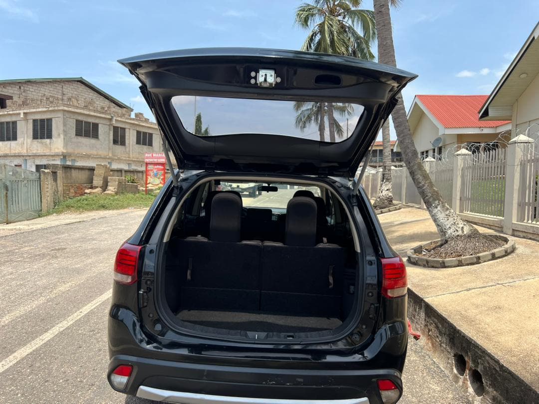 Mitsubishi Outlander — photo 15