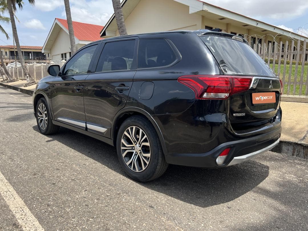 Mitsubishi Outlander — photo 5