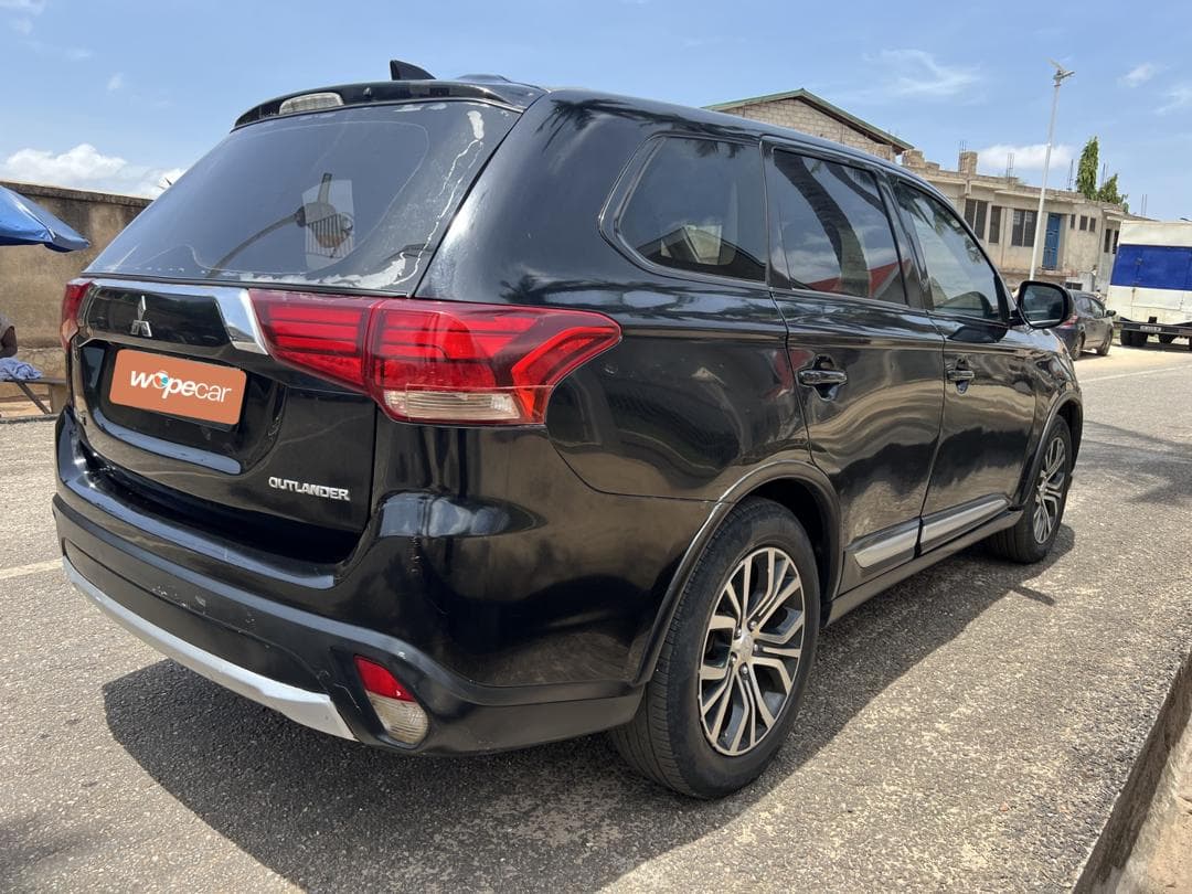 Mitsubishi Outlander — photo 7