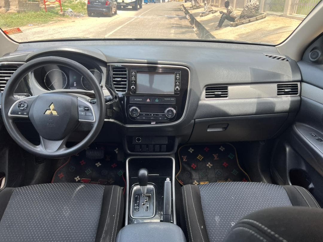 Mitsubishi Outlander — photo 9