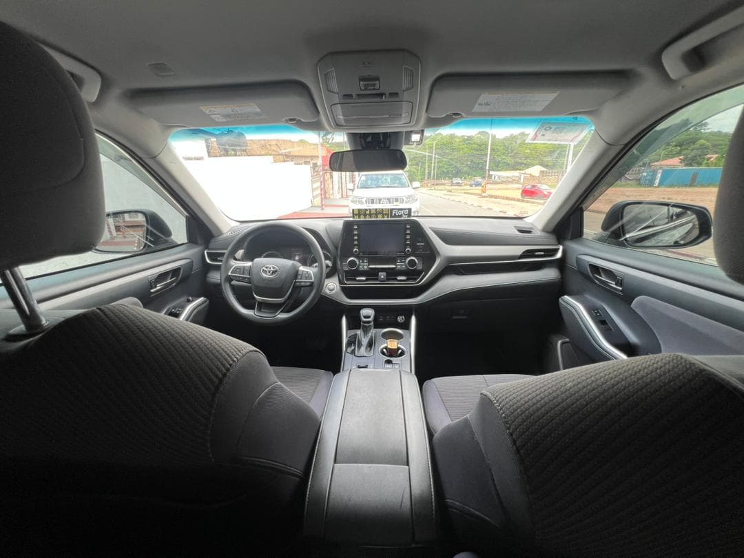Toyota Highlander — photo 10